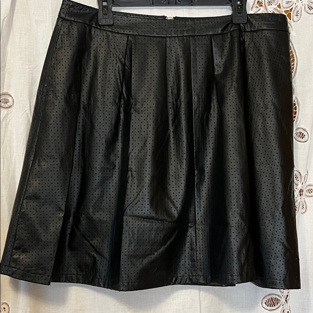 Worthington Black Faux Leather Eyelet Skirt 16